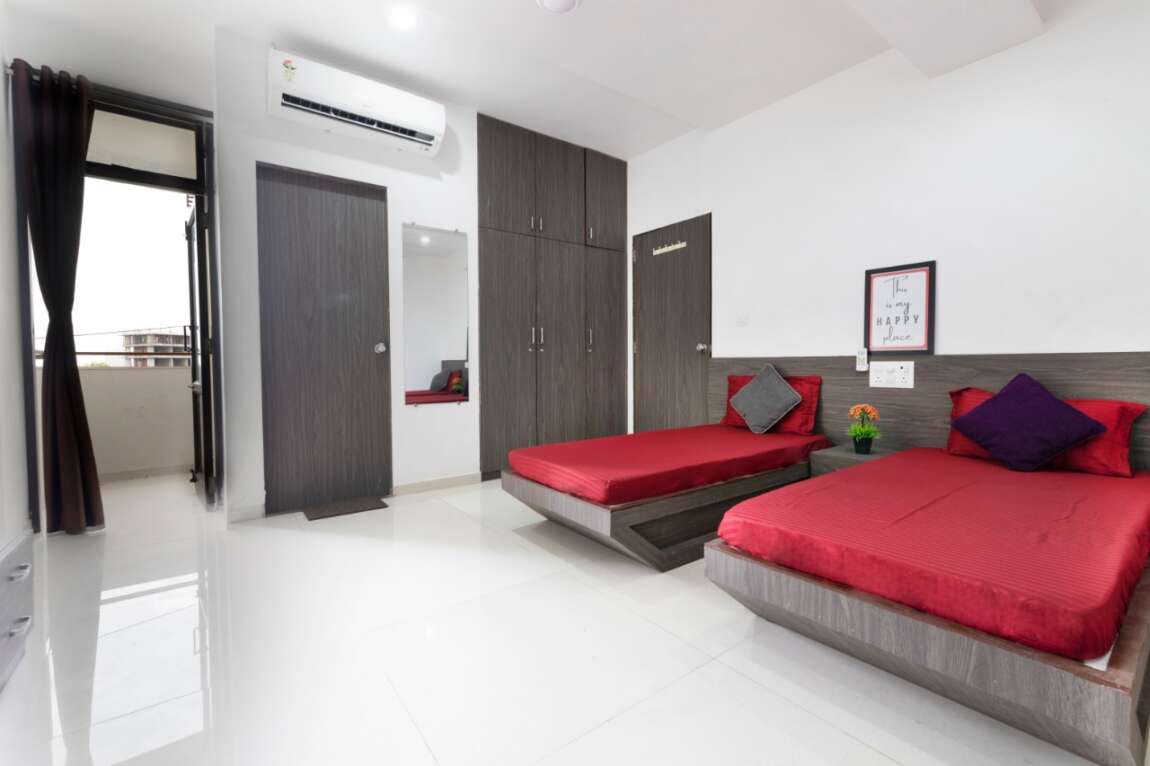 pg in ahmedabad for mens