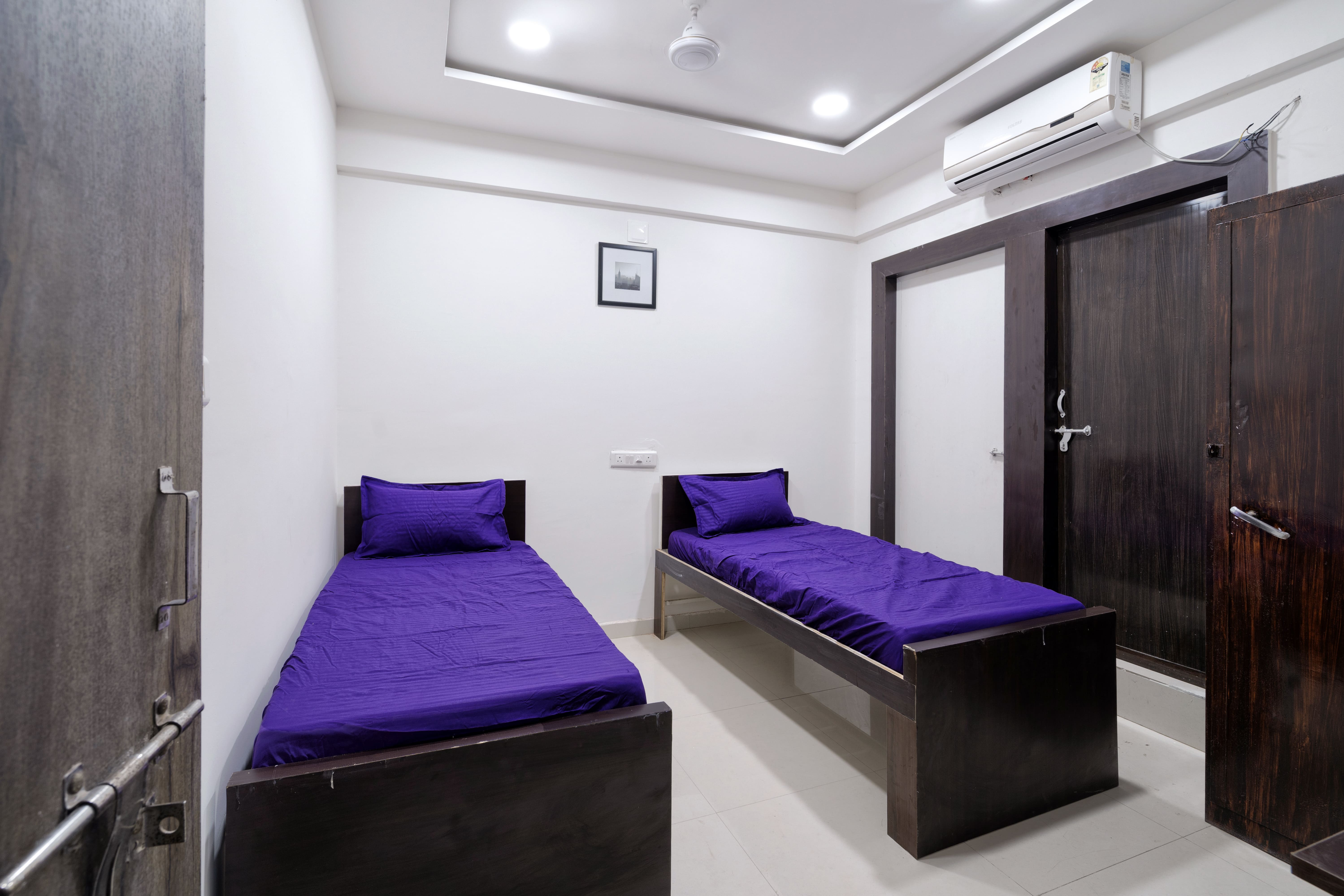 pg in ahmedabad for female